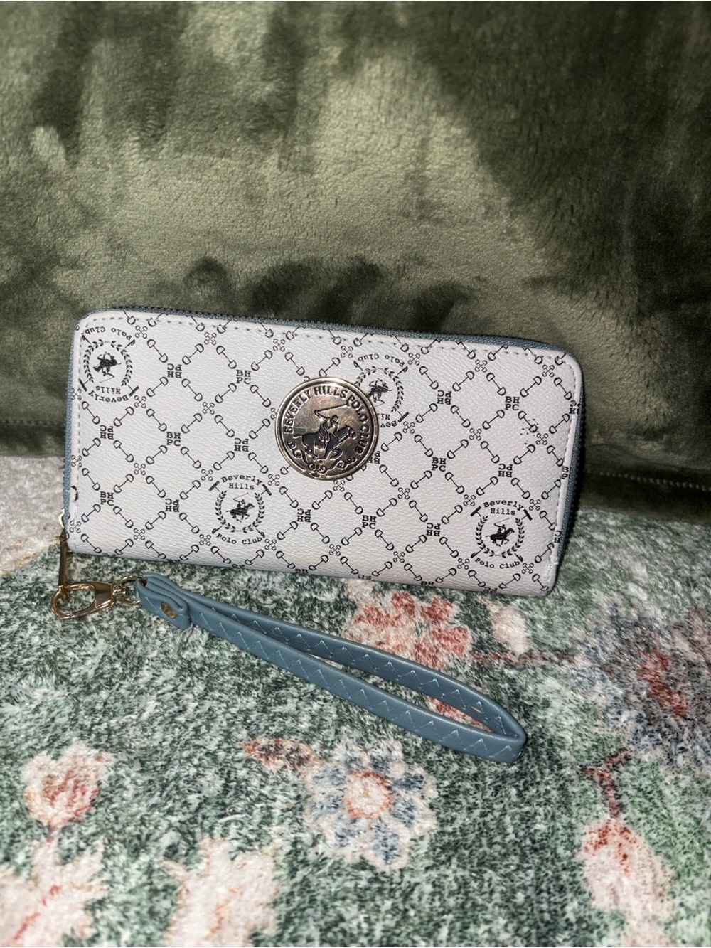 Zip-Around Women's Wristlet Wallet in Light Blue and White